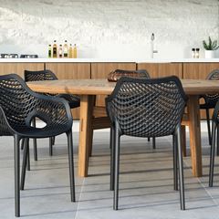 Poltrona em Polipropileno Colmeia Preta FORTE PLÁSTICO / REF. 7894855230025