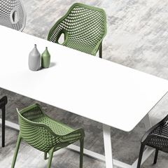 Poltrona em Polipropileno Colmeia Verde FORTE PLÁSTICO / REF. 7894855230025