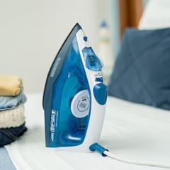 Ferro de Passar 220v à Vapor e Seco com Base Antiaderente Spray Azul BLACK E DECKER / REF. FX2150-B2