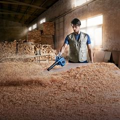 Soprador Com Aspiração De Pó GBL 800 E 800W 220V BOSCH / REF. 06019804E0-000