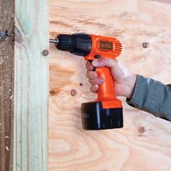 Parafusadeira e Furadeira 3/8 com Bateria VVR STD 9,6v220v Bivolt - Ref. CD961-BR - BLACK E DECKER